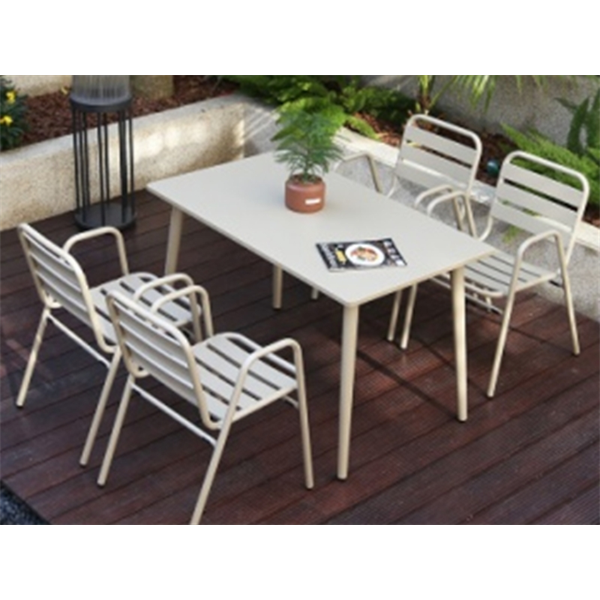 CONJUNTO MESA E CADEIRAS